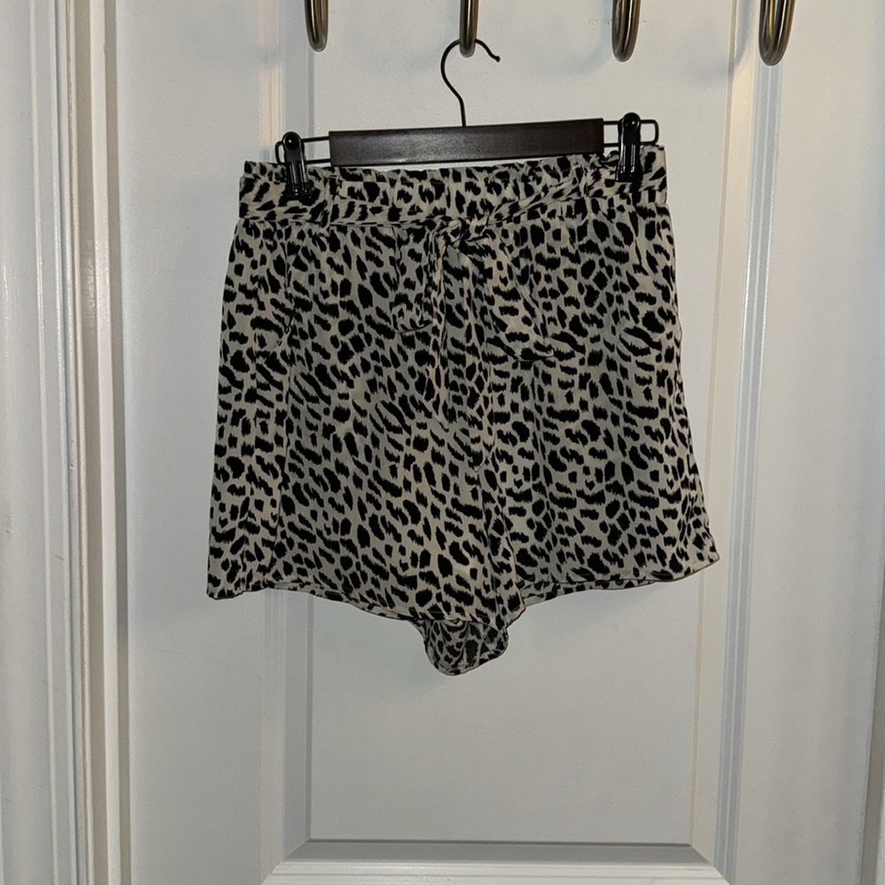 Animal Print High Waisted Shorts w elastic waist & belt.